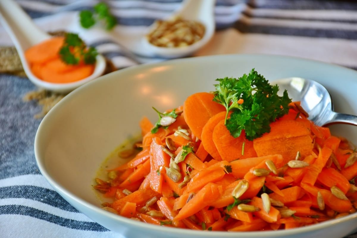 make easy healthy and delicious carrot cereal winter salad at home