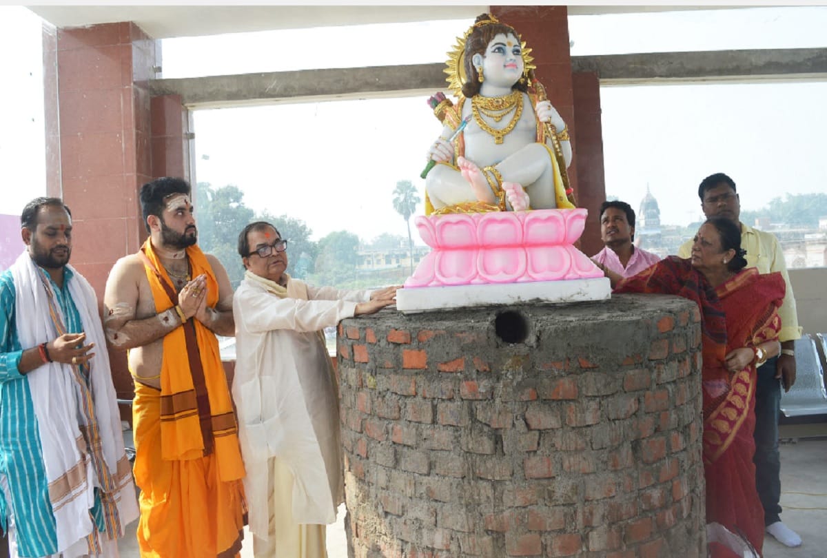 ayodhya dispute Statue of Lord Ram form of Bal installed in Ammavan Temple