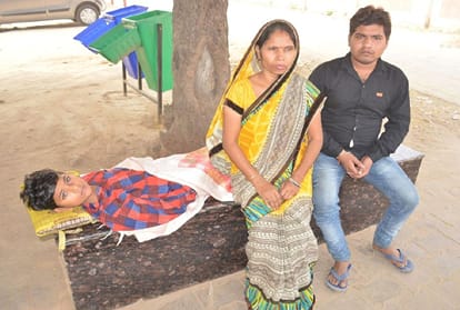 big negligence of doctor in treatment of injured boy in Government Trauma Center Firozabad