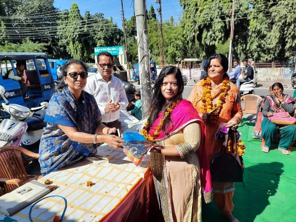 Agitator Kothari will hand over one lakh rupees of pension to the martyr's memorial site