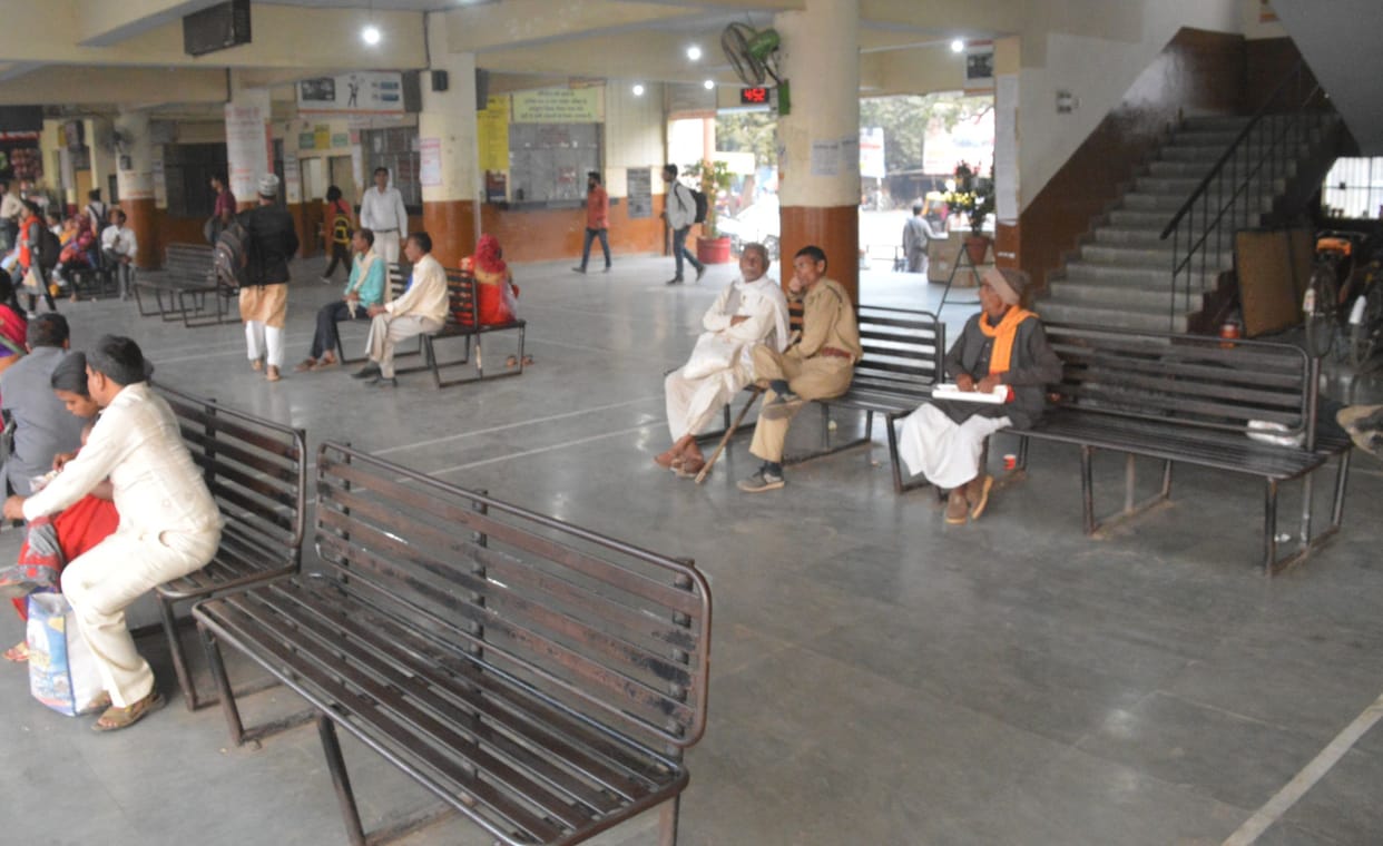 travellers number decrease in railway and buses