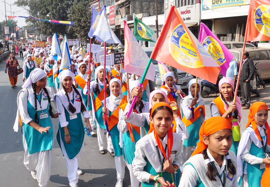The tune played on the bandbers, the devotees kept dancing