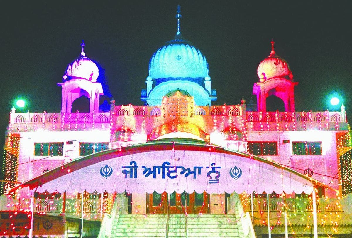 Guru Nanak Dev 550th Prakash Parv sikh community held prabhat pheri in agra