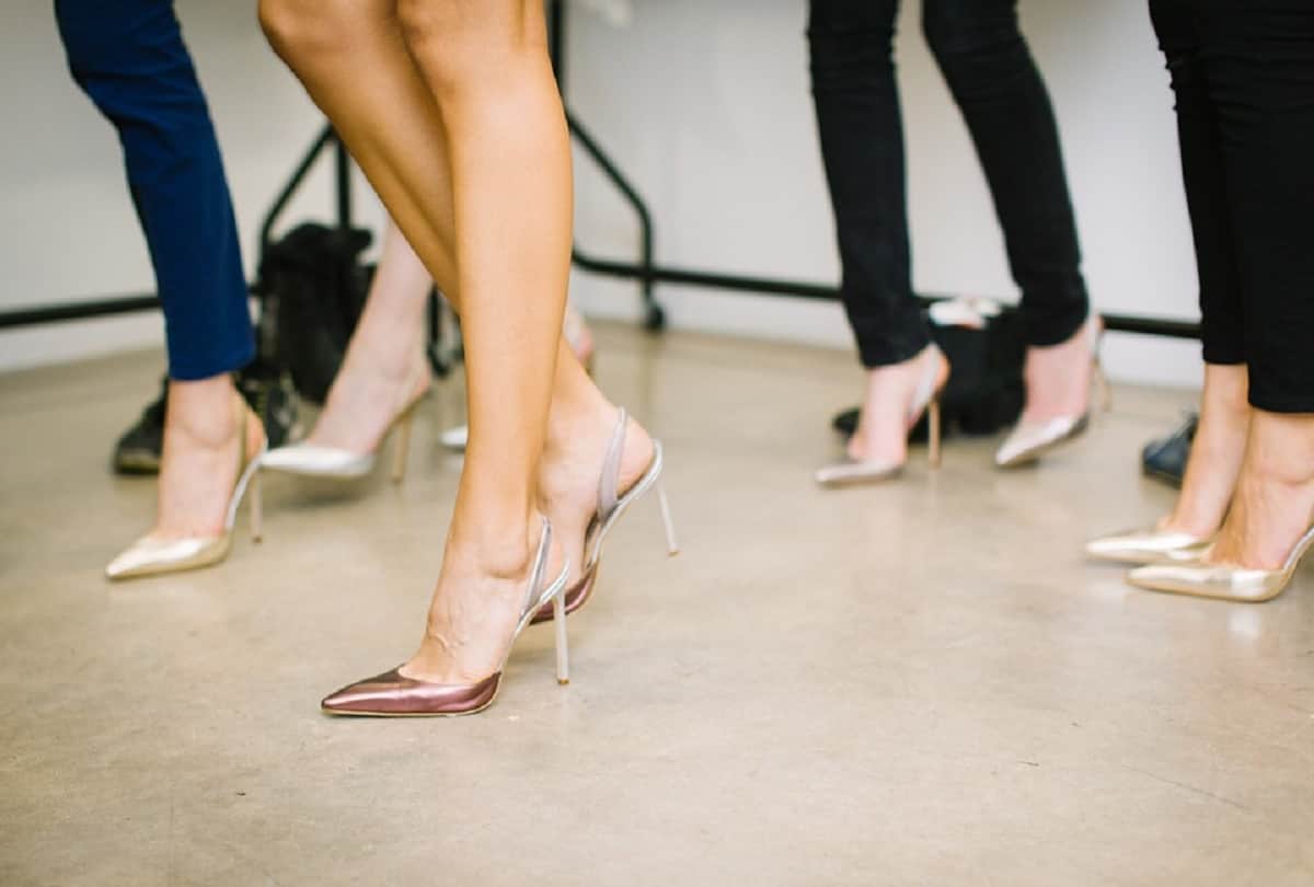 Easy Tips to Fix Clothes and Makeup Mistakes for Wedding Program