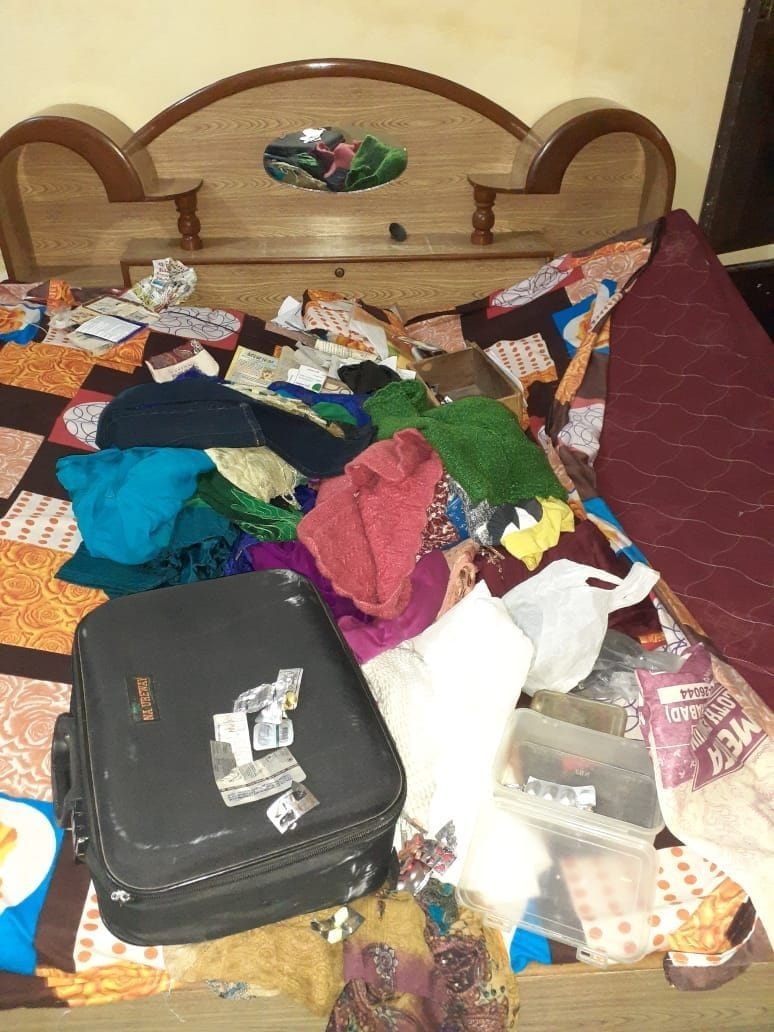 jewellery and cash stolen, stolen in house, crime, fatehabad