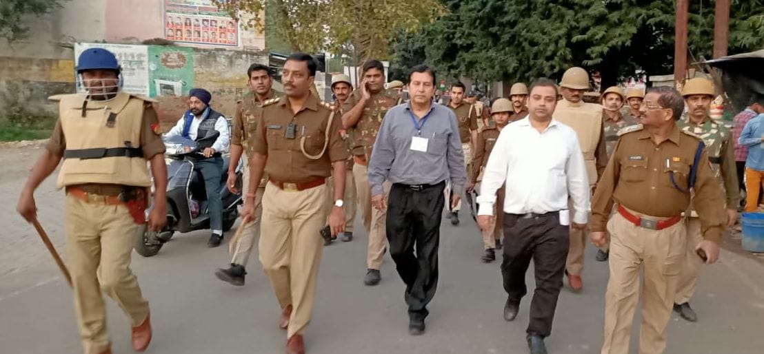 Police patrol in Janasath, Sikhera