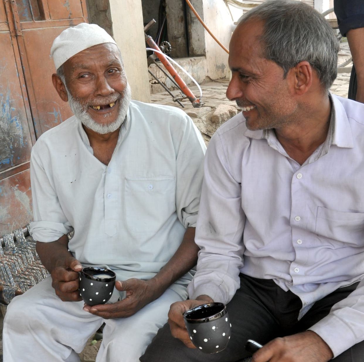 Hookah gurgling found big mian and choudhary sahib