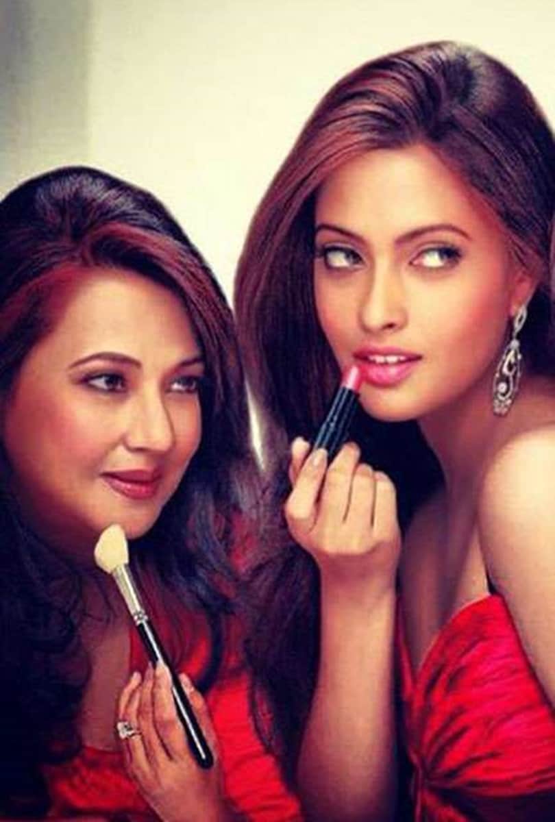 Tanuja Birthday Special Flop Daughters Of Hit Mothers Tanisha Mukherjee Mala Sinha Pratibha Sinha