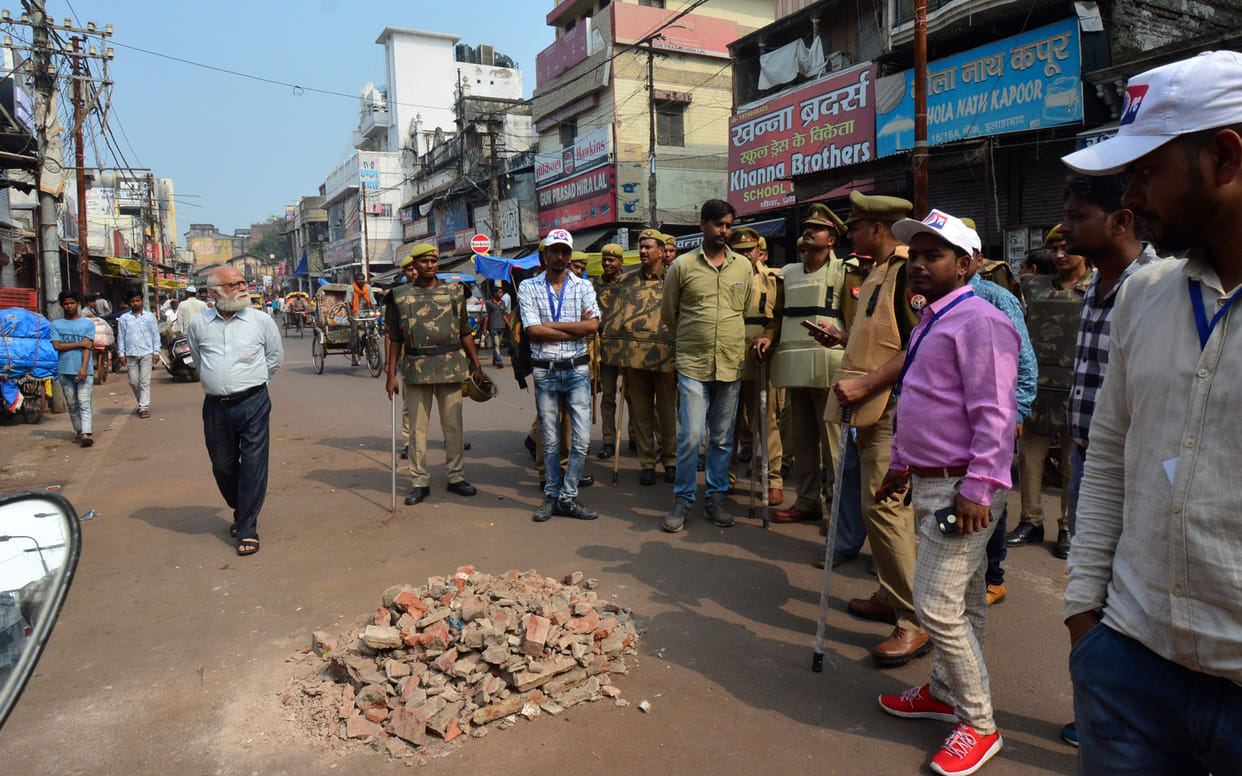 Officers in Prayagraj are ready, curfew like atmosphere