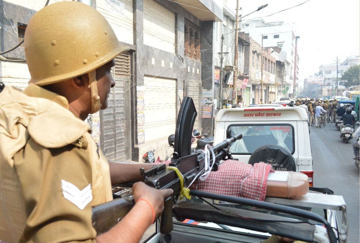 people gave social harmony massage in agra over Ayodhya verdict