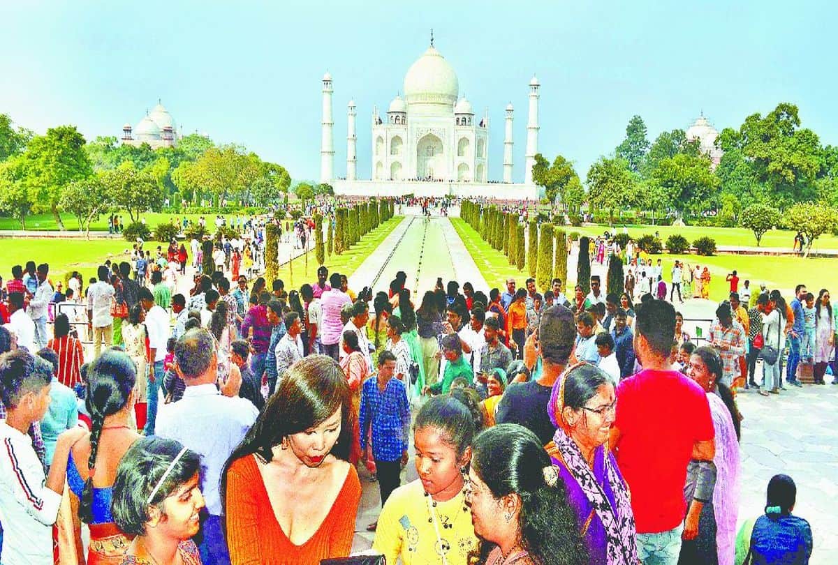tourism in agra suffers blow as CAA protests on new year 2020