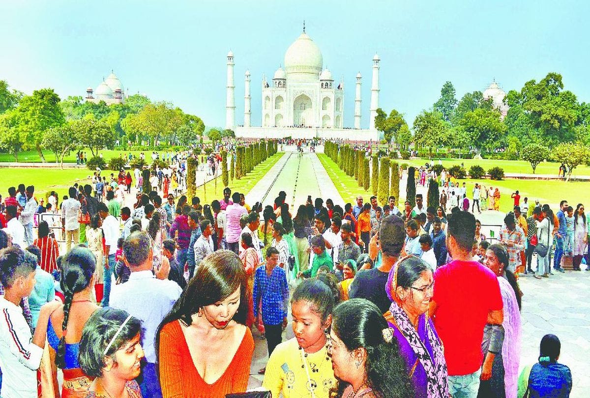 tourism in agra suffers blow as CAA protests on new year 2020