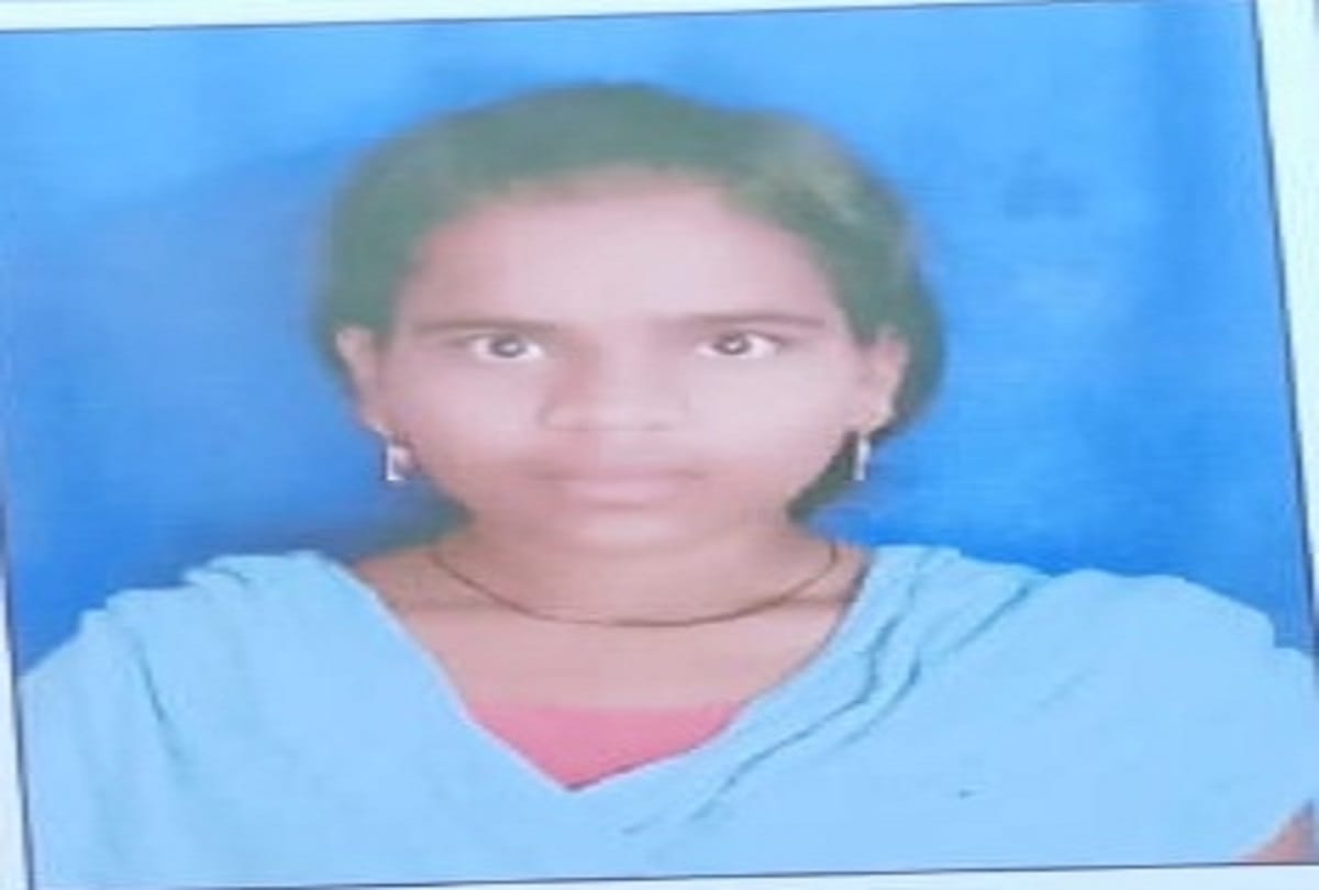Girl hanged her life after talking on phone with her fiance