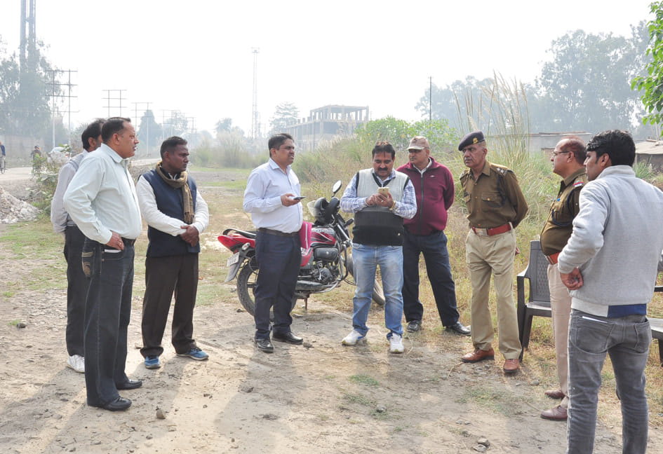 Railway officials rushed to build on disputed land
