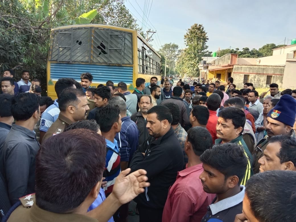 school bus crushed two year old kid in ramnagar, died
