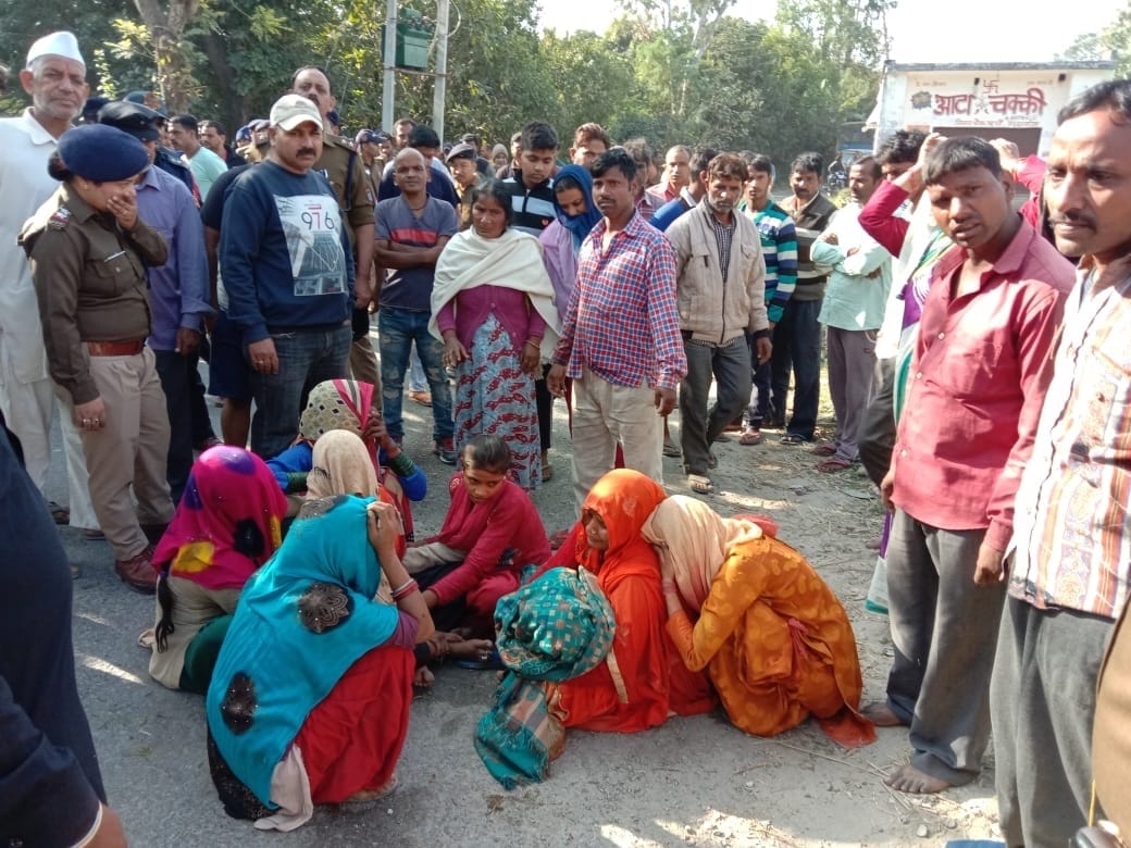 school bus crushed two year old kid in ramnagar, died