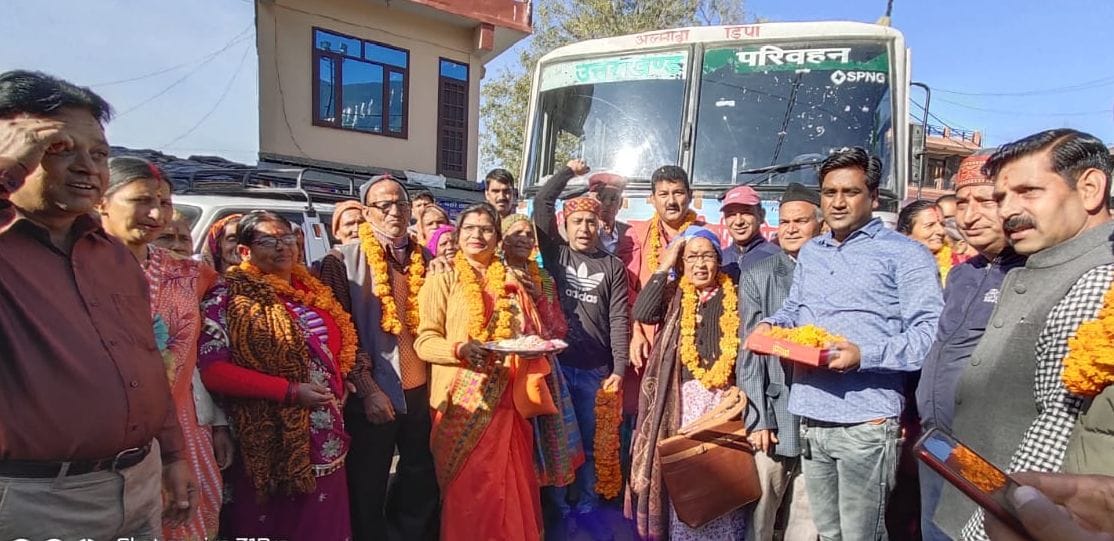 Devotees leave with the announcement of Jai Badri Vishal