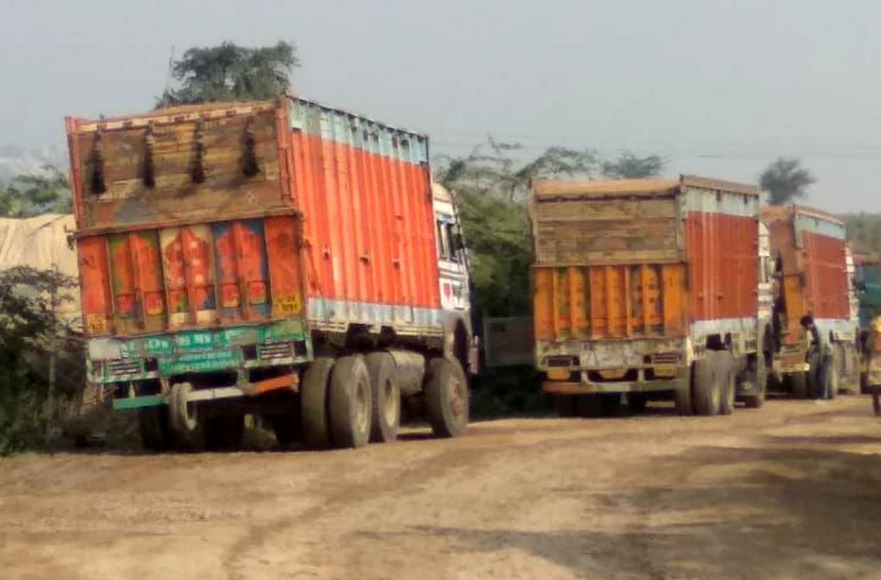 Overloading in collaboration with two state-owned sand dealers