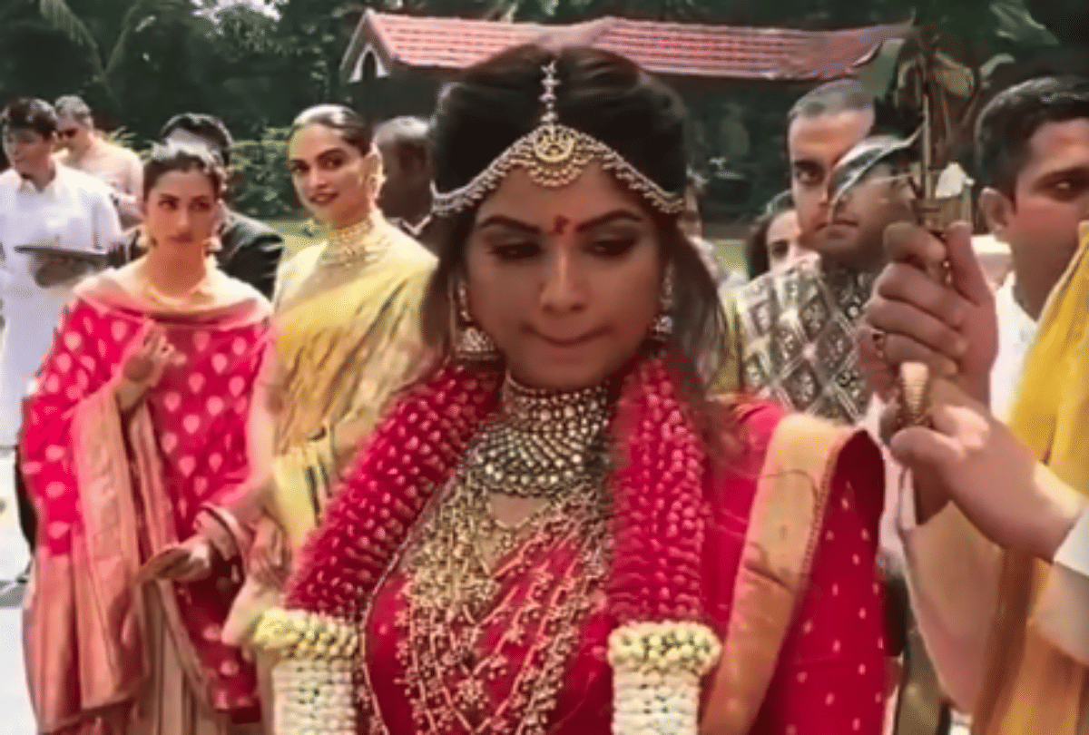 Deepika Padukone shared her tired photo after attending her best friend wedding with Ranveer Singh