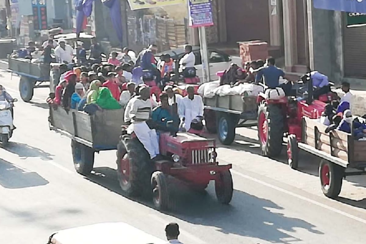 Tractor collides with bogie, girl dead, five injured