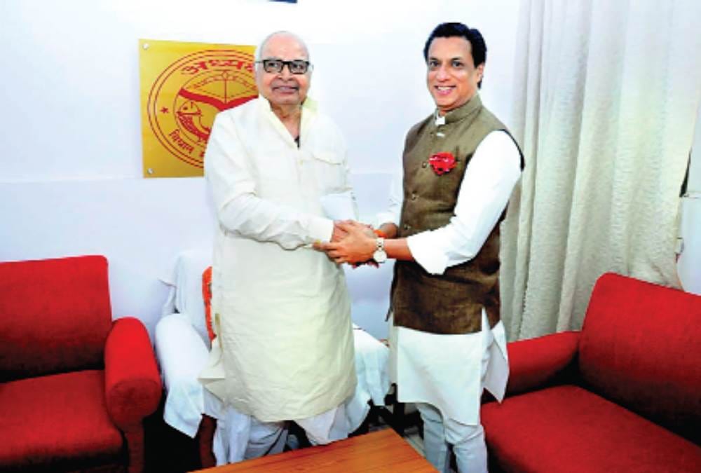 madhur bhandarkar meets hriday narayan dikshit.