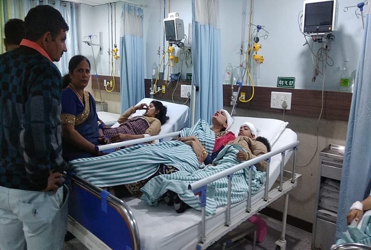 Two died in road accident on NH-58 during barat