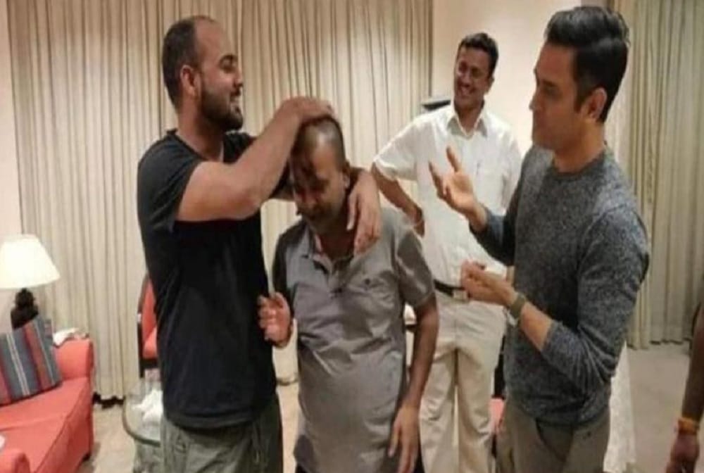 MS Dhoni Celebrates Friends Birthday At His Farmhouse In Ranchi