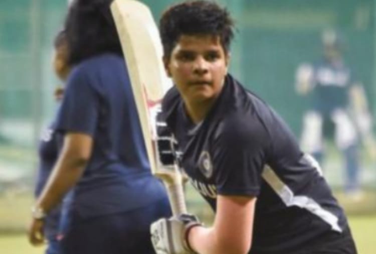 Shefali verma breaks sachin tendulkar record, becames youngest cricketer to make half century
