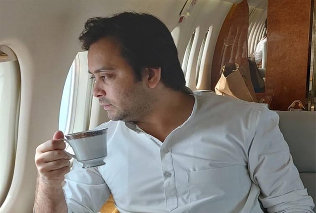 Tejashwi Yadav celebrate birthday in charter plain photos viral on social media Bihar RJD