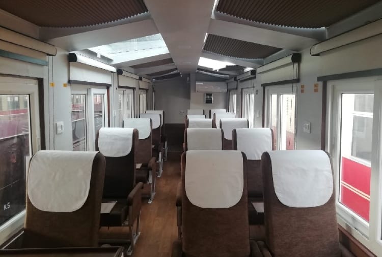 seven coach special wistadom train run on kalka-shimla route