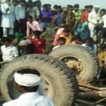 दुर्घटनाग्रस्त ट्रैक्टर ट्रॉली