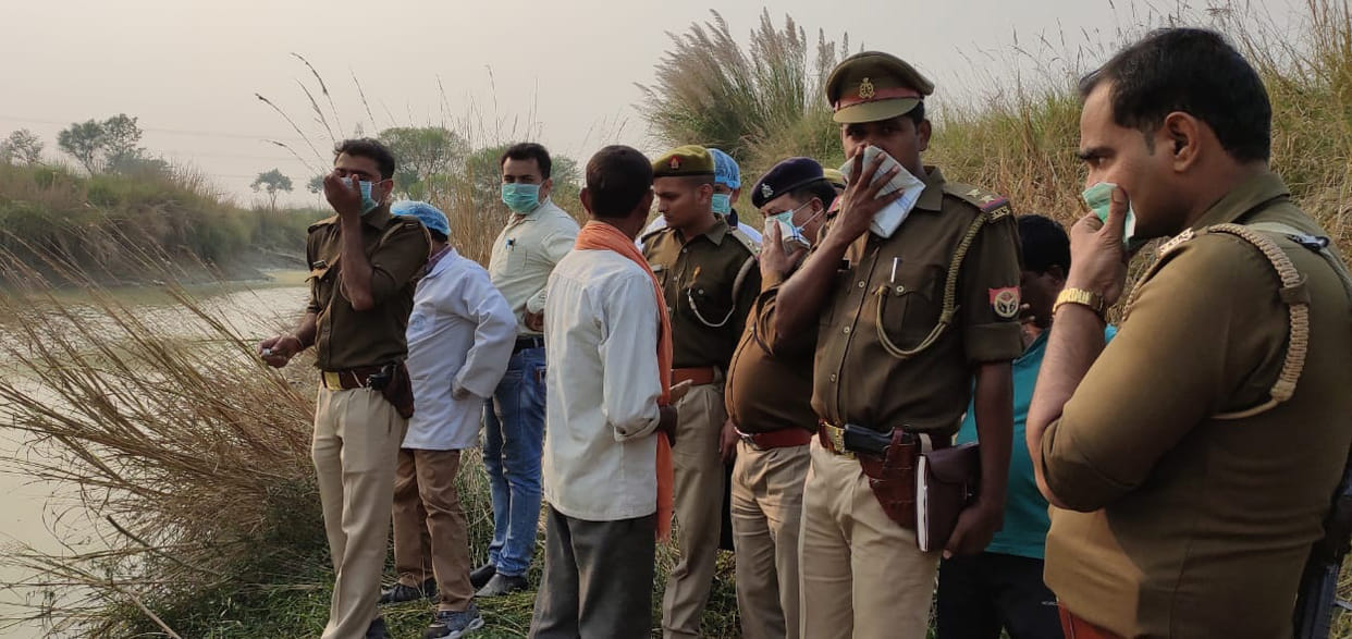 Throwing young man in Arind river, not identified