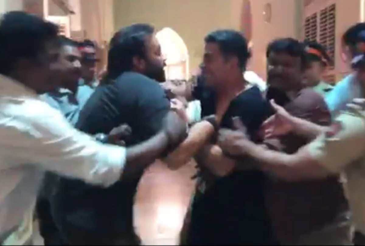 akshay kumar and rohit shetty fight video on film suryavanshi set