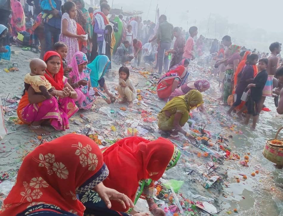 people did a dip in ganga in kartik purnima