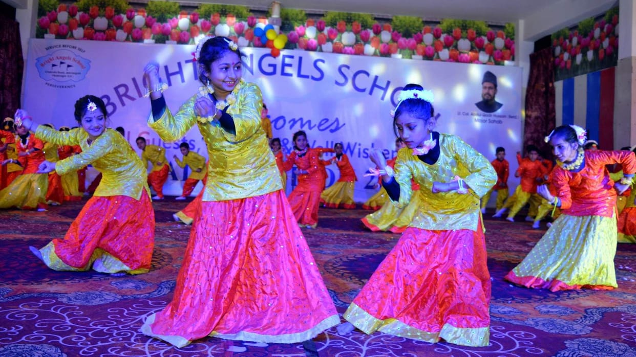 Students mesmerized by cultural presentation