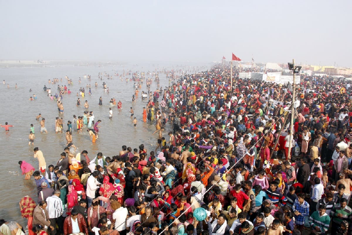 Karthik Purnima 2019, many thousand of devotees take a holy dip in river at Bijnor district