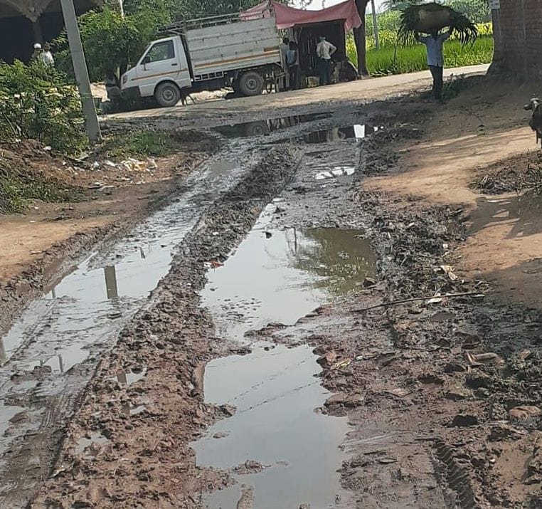 5 thousand people effected due to  road  hole