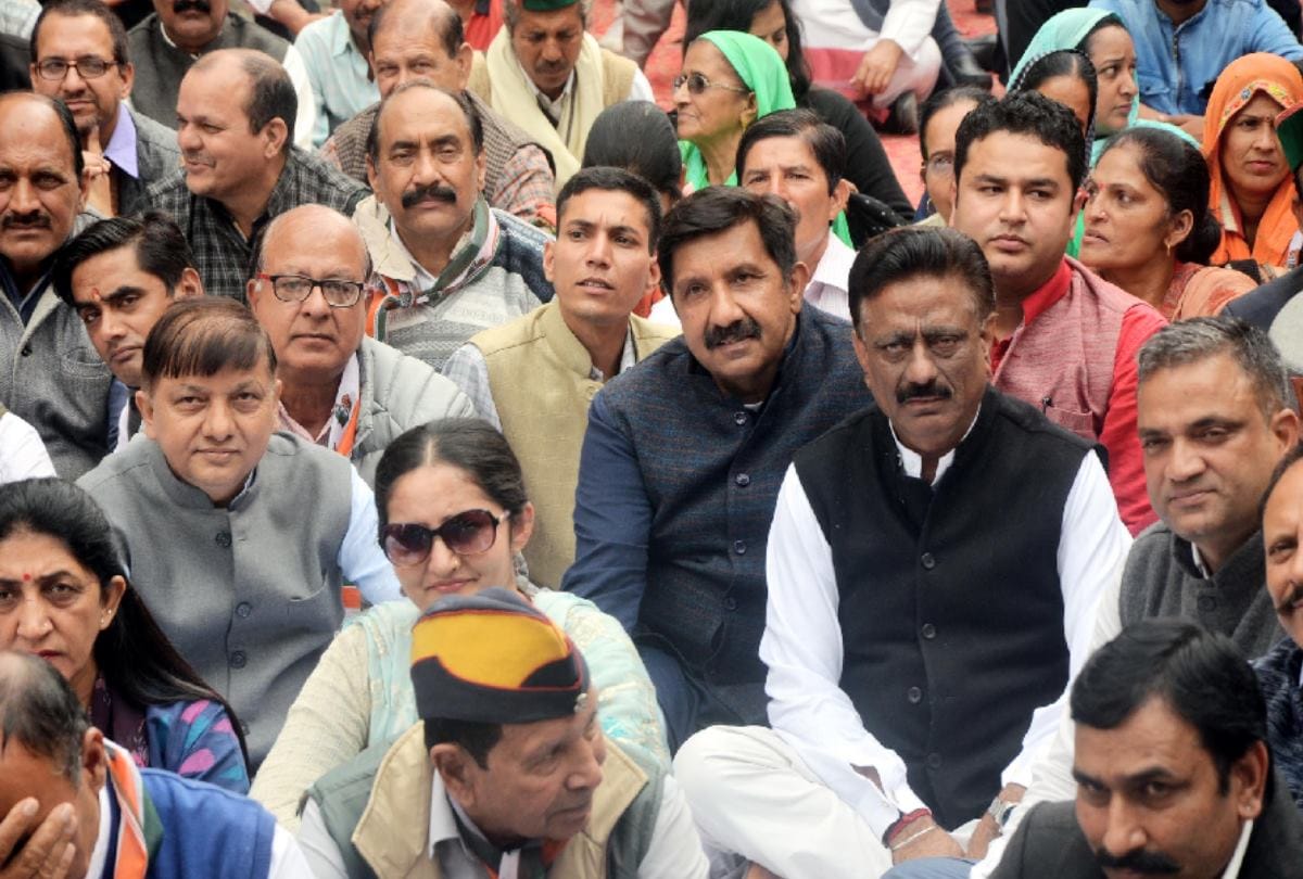 Congress held a rally in Hamirpur himachal on inflation, but sukhu was absent