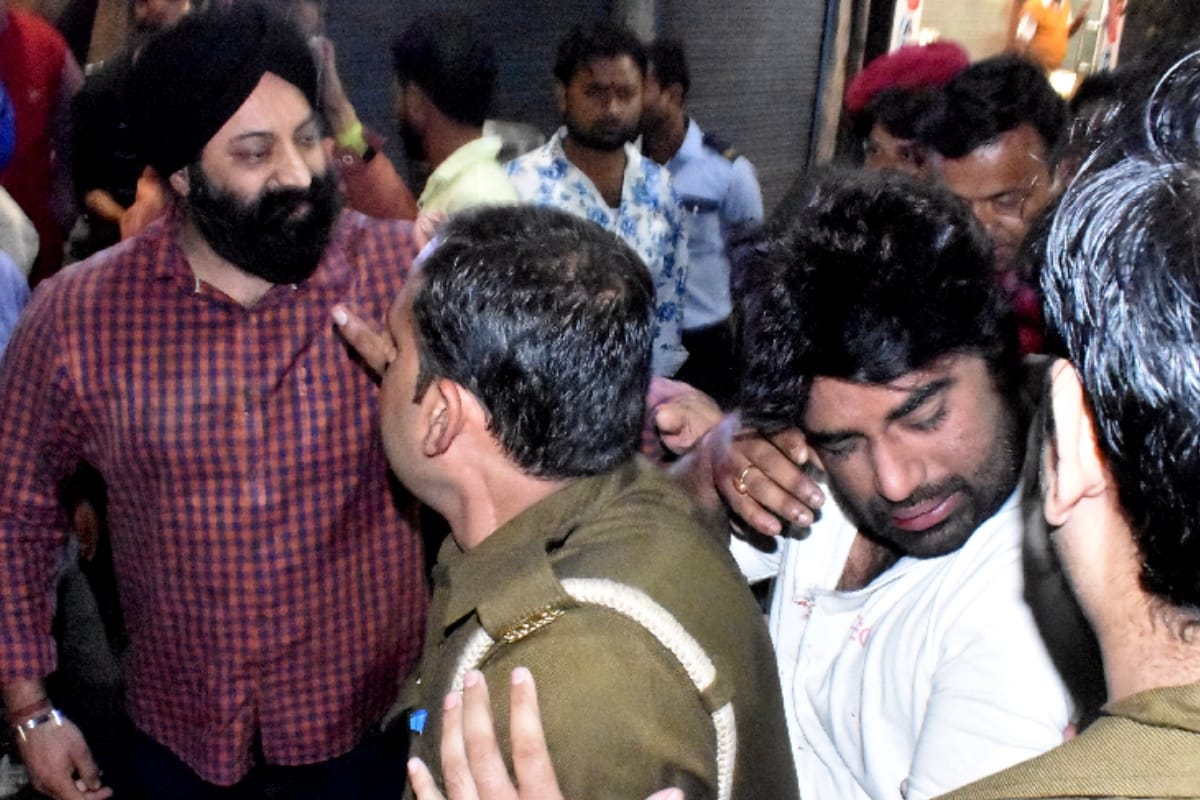 Meerut: Conflict over food bill, boys were beaten by hostage in a hotel