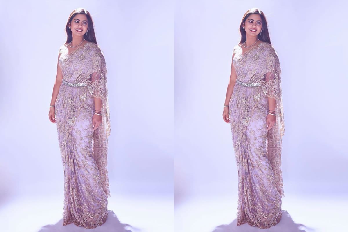 isha ambani looks mesmerizing in abu jani sandeep khosla lilac designer saree