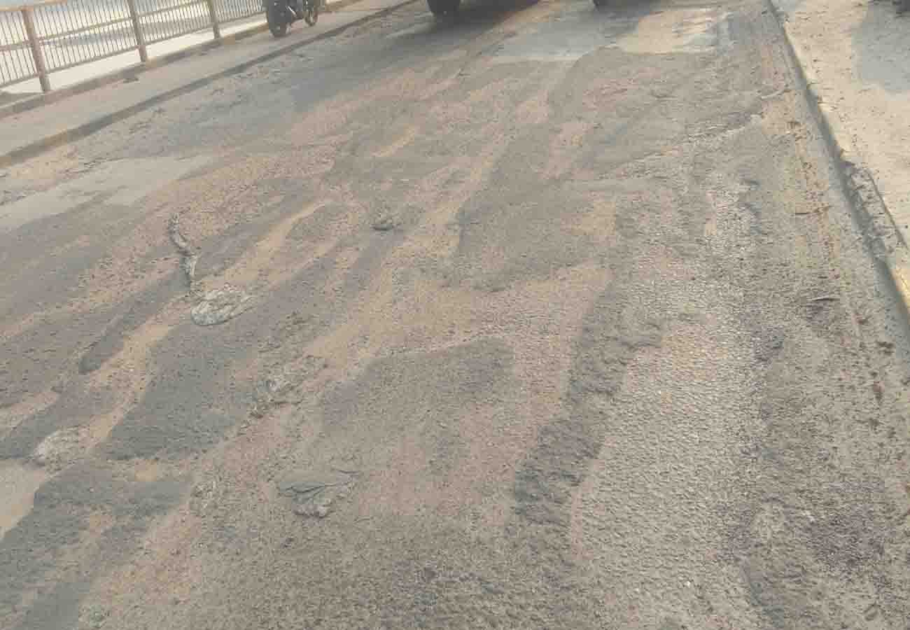 if you travel from old jajmau bridge so be careful