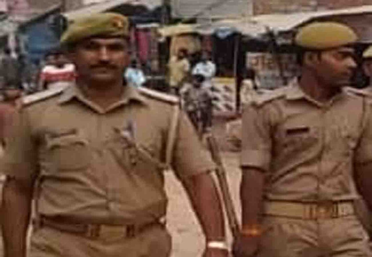 dispute between villagers and police in farrukhabad