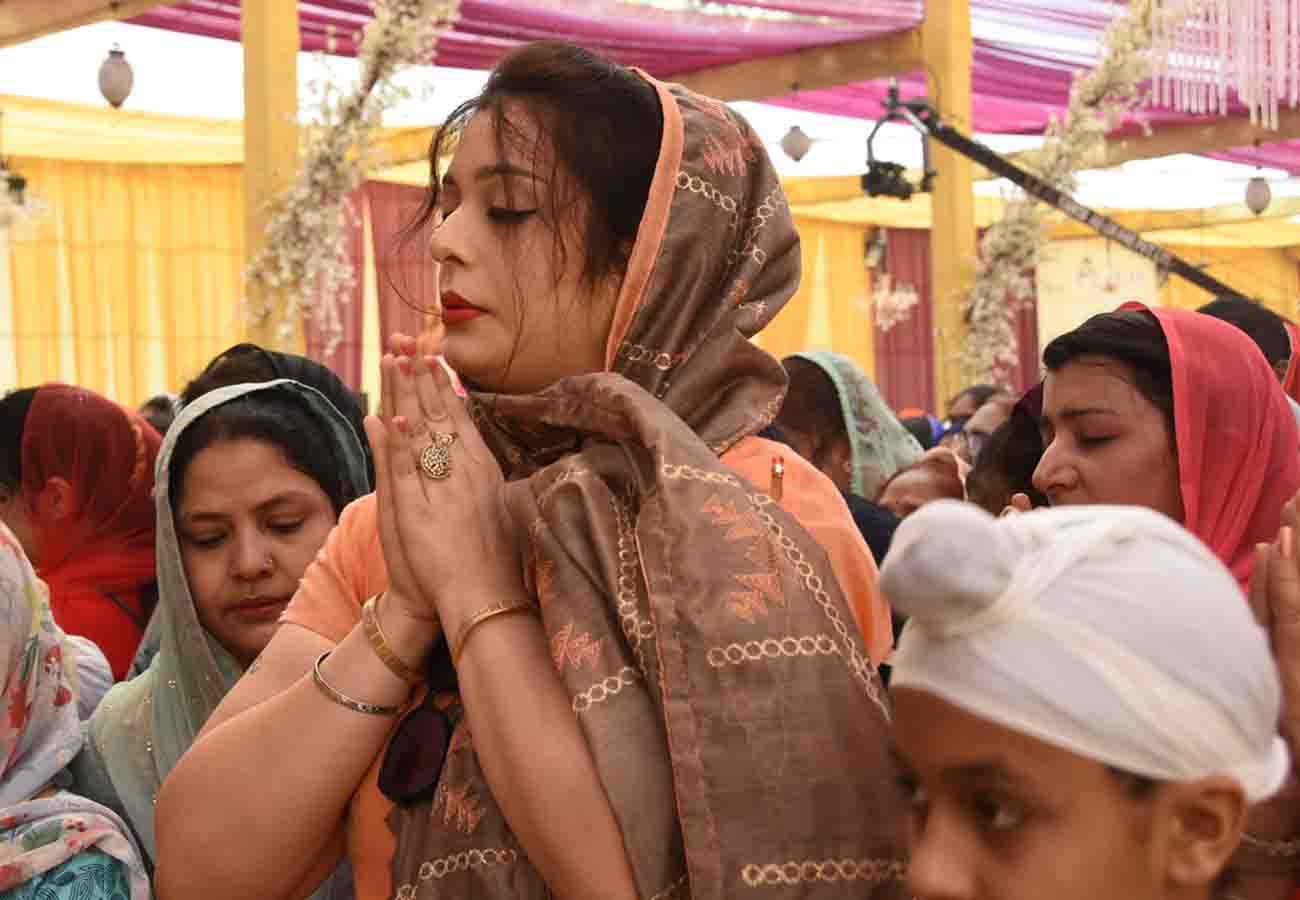 guru nanak prakash parv celebration in kanpur