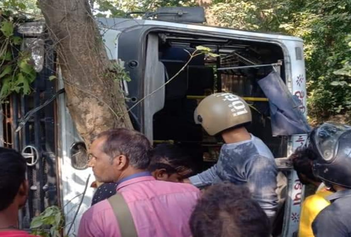 Passenger bus meets accident in Kushinagar many injured