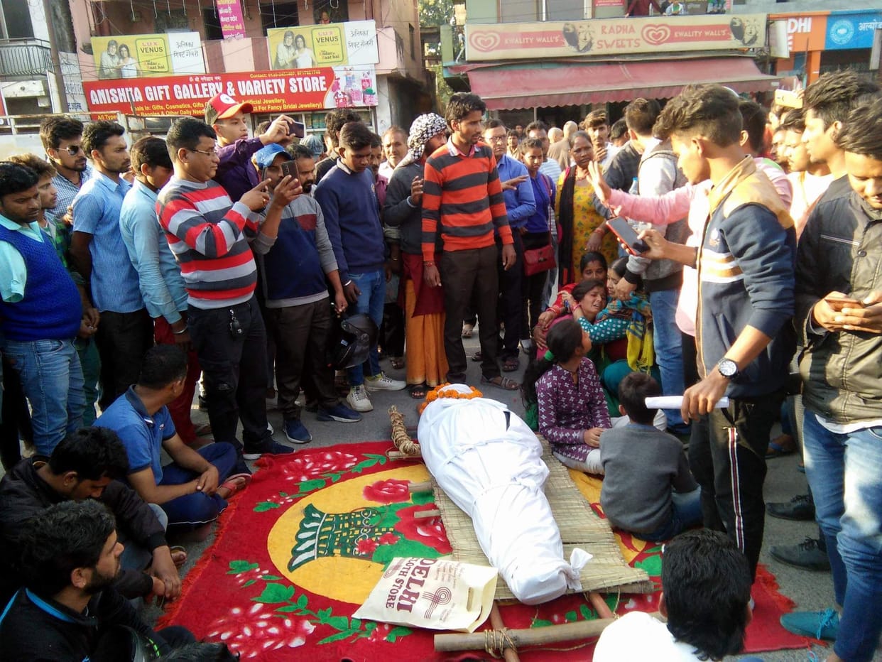 Man injured in road accident dies