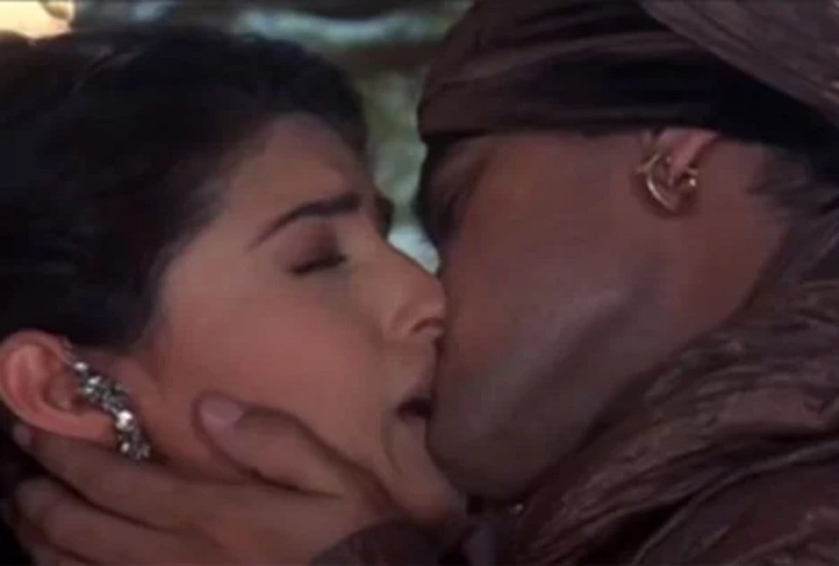 Aamir Khan Kissing in bollywood films