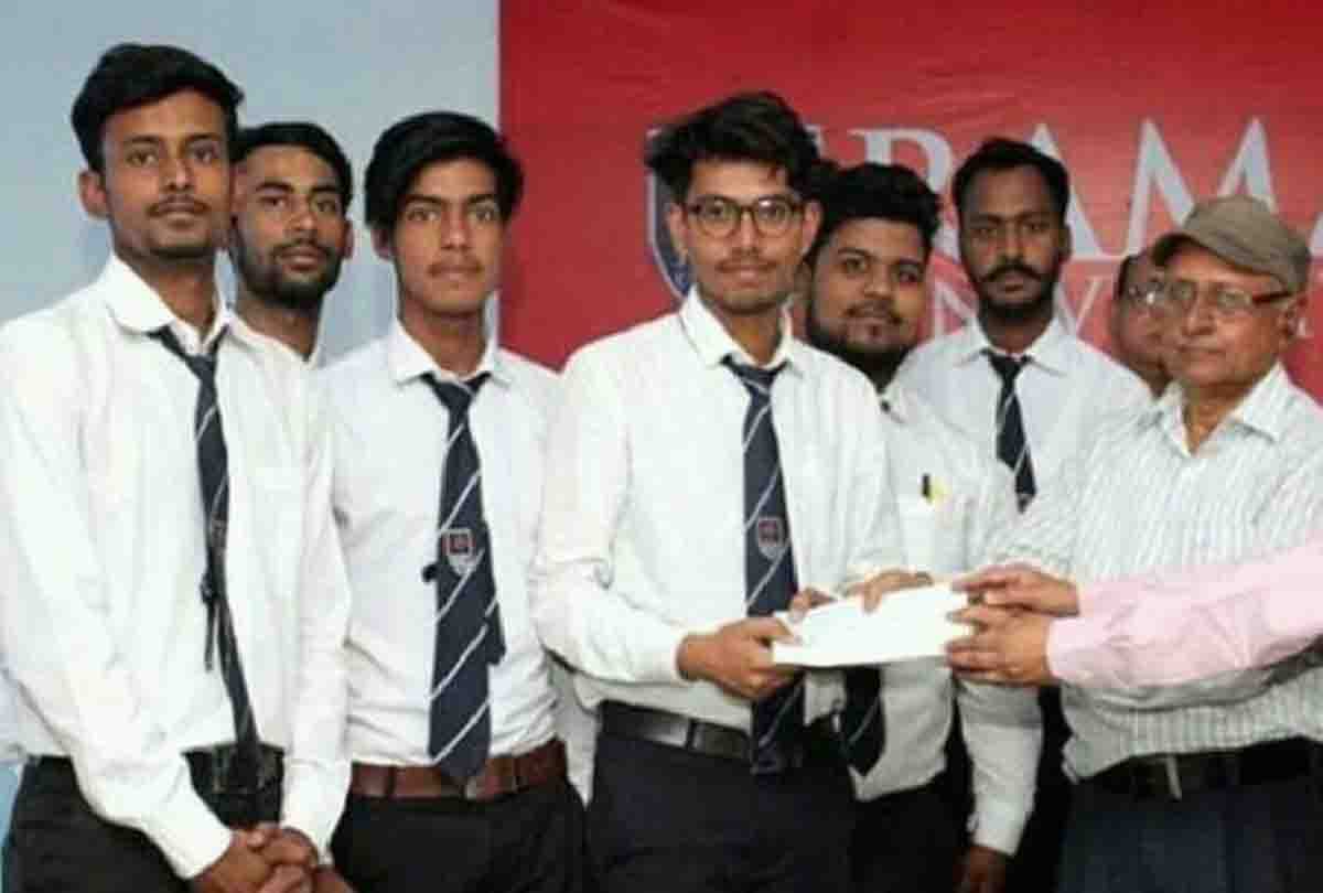 Students of Research Department of Rama University of Engineering made health machine
