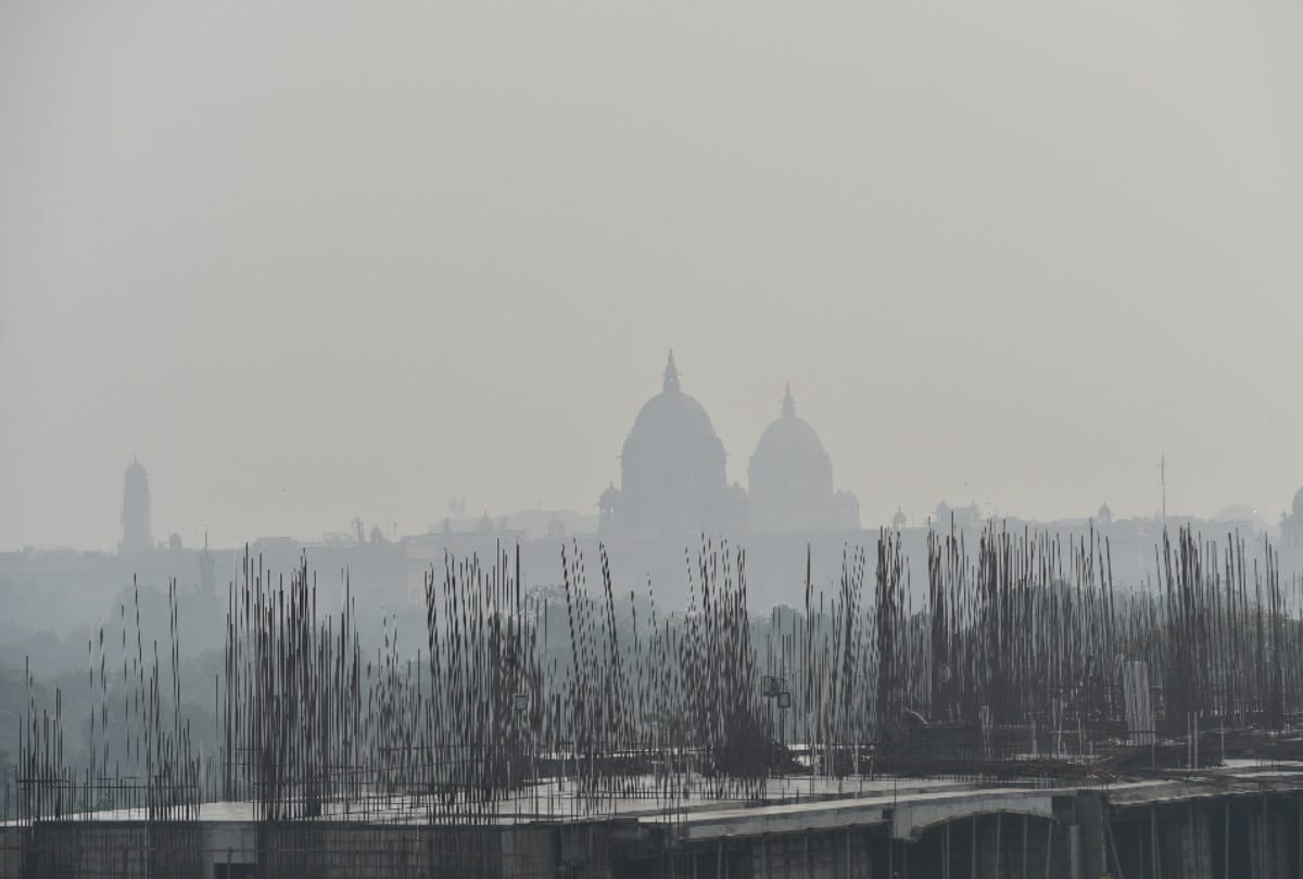 delhi ncr weather changes rains lashes in some parts mercury dips pollution at moderate level