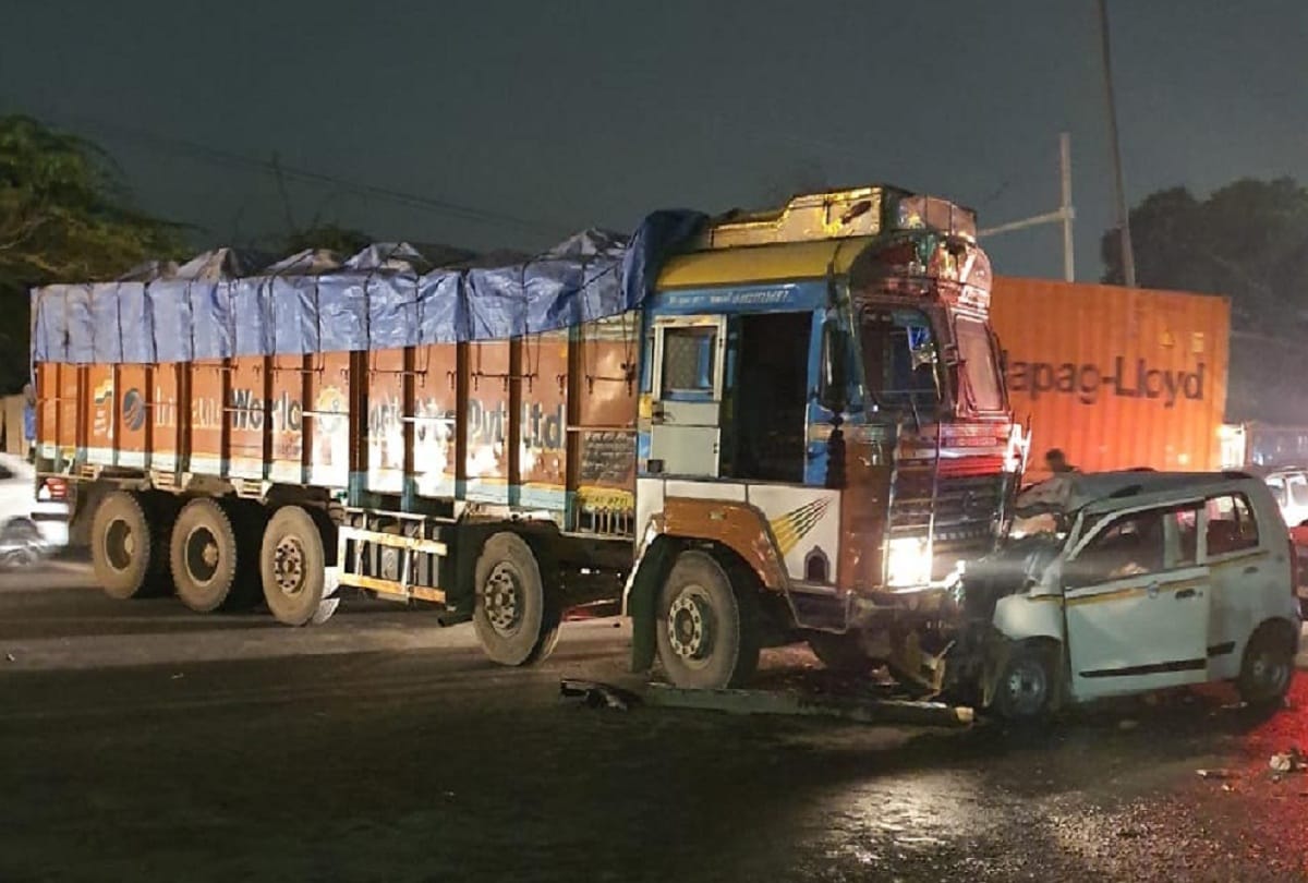 Uber cab collided with truck three dead in Okhla Industrial Area