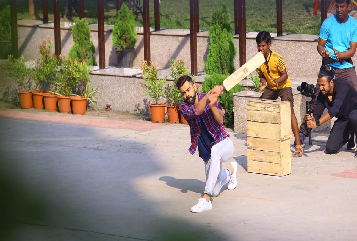 Virat Kohli plays gully cricket in indore ahead of 1st test against bangladesh